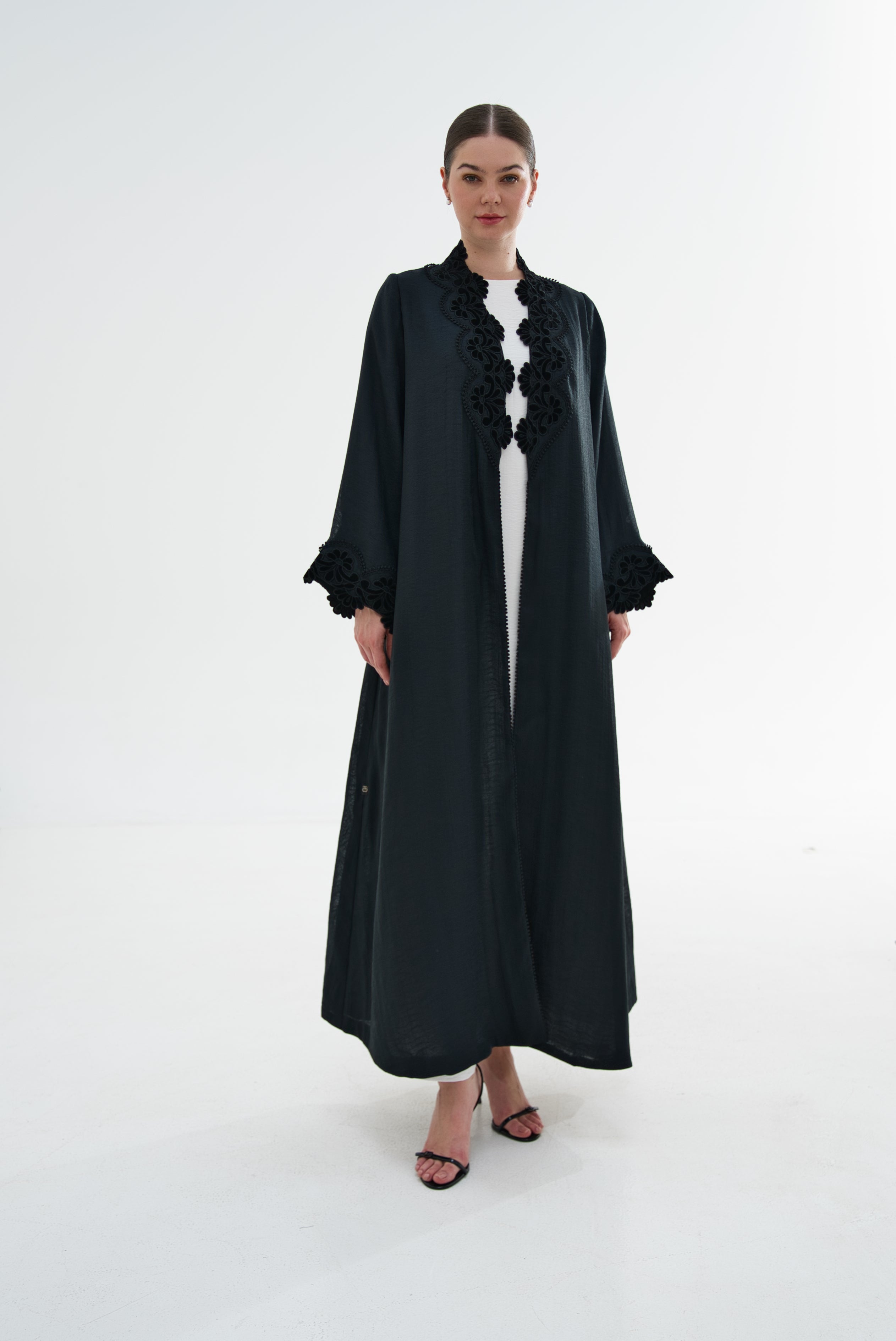 SARAY    |    BLACK