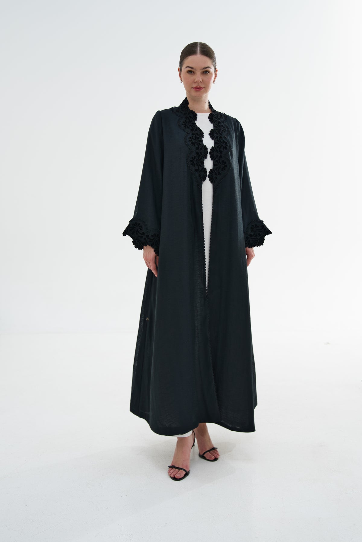SARAY    |    BLACK