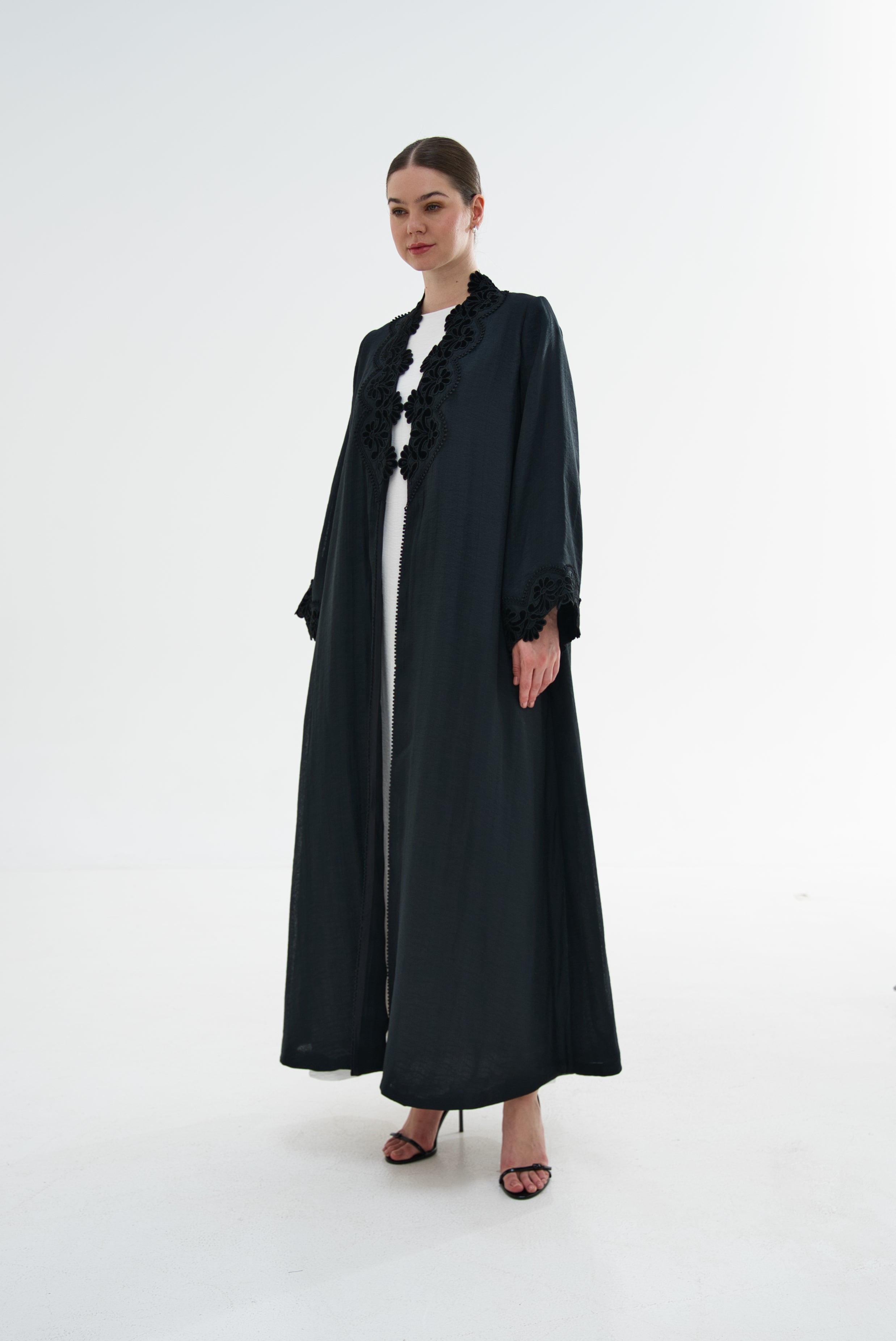 SARAY    |    BLACK